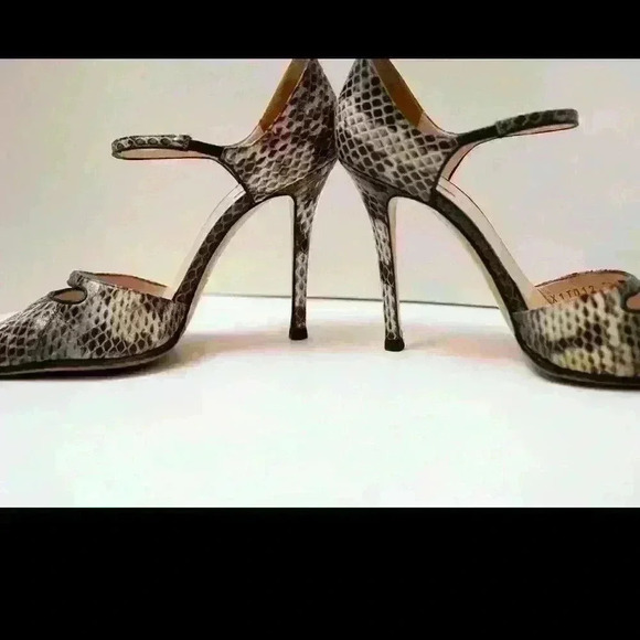 Giorgio Armani Snakeskin Pointed Toe heels size 37 Perfect for Jeans or 💃🏻 - Picture 14 of 16